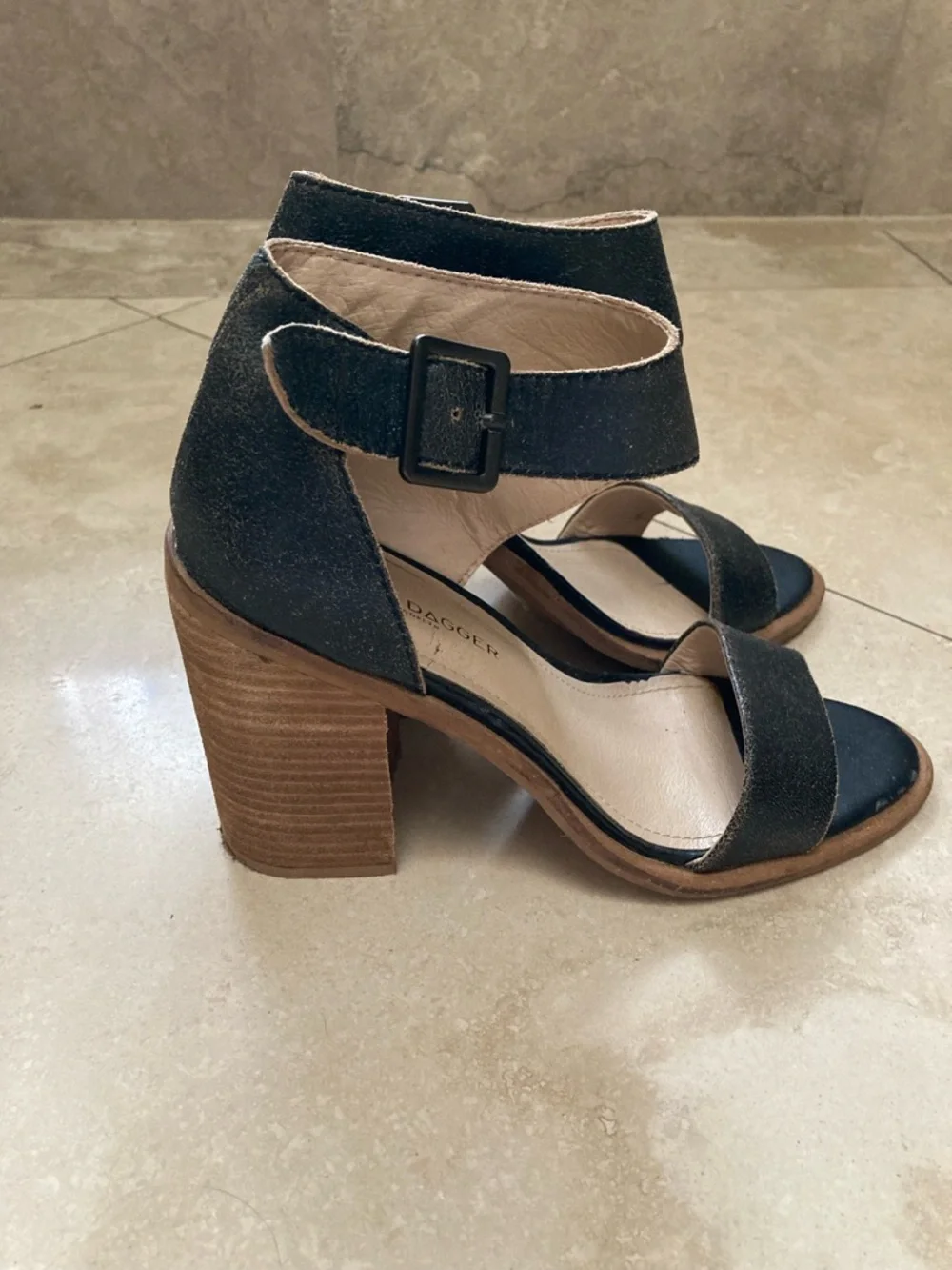 Kelsi Dagger Women’s Block Heels with Travel/Dust Bag-Size 7 - Picture 4 of 9